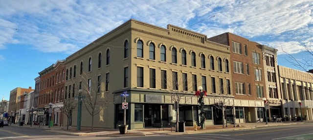 Downtown Adrian apartment with parking and wifi in Adrian