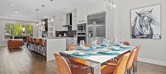 Downtown Luxury with Amazing Kitchen & jetted tub! in Calgary