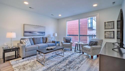Downtown Traverse City Condo: 32 Mi to Ski Slopes! in Traverse City