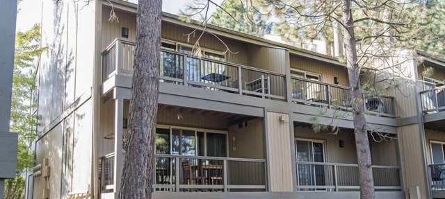 Duel Upper-Level Condos with Mt. Bachelor Village Amenities! in Bend