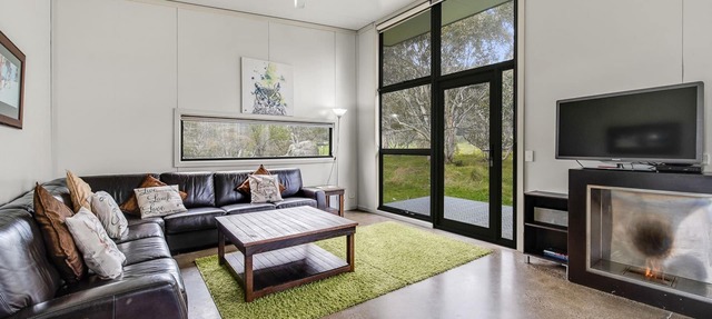 Ecocrackenback 2 'Sustainable chalet close to the slopes.' in Crackenback