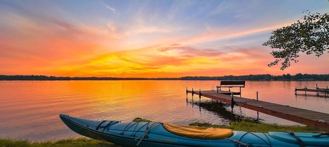 Edgewater Retreat on Beautiful Soo Lake! in Phillips