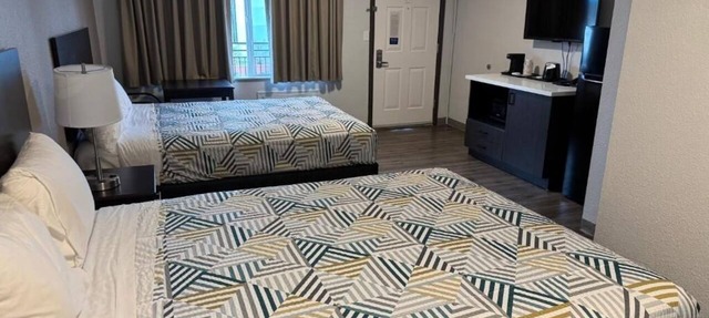 Efficient Extended Stay Retreat Near Vancouver Waterfront Park - 0.7 mile in Clark County
