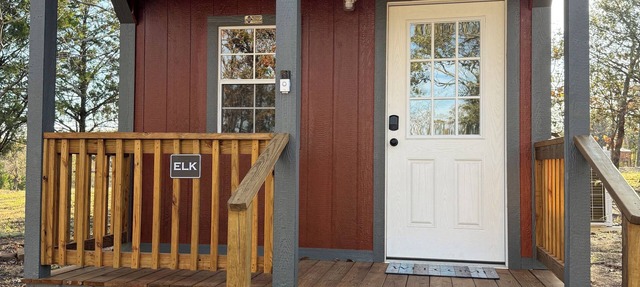 Elk Camping Cottage at Coble Highland Ranch in Henryetta