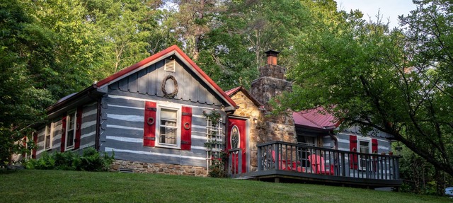 Enjoy a Breath of Fresh Air at Trinity Hill! in Nashville