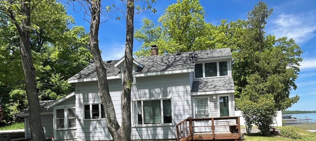 Enjoy fall colors 2-bedroom cottage on Long Lake Dundee. WI on the water in Campbellsport