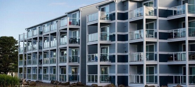 Enjoy this 2nd floor condo with amazing views of the coast in Lincoln City! in Lincoln City