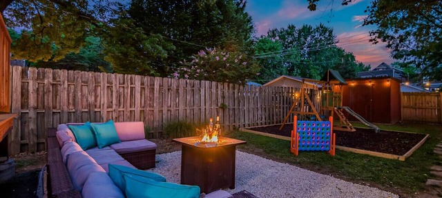 Epic Group Retreat: Fire Pit | Playset|Bunk Room in St. Louis