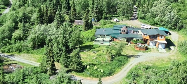 Experience Glacier View charm - cozy 1-bedroom apartment in Sutton