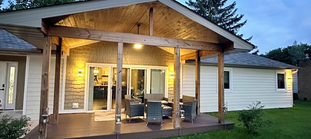 Experience the Ultimate Getaway at Our Stunning Riverfront Property! in St. Joseph