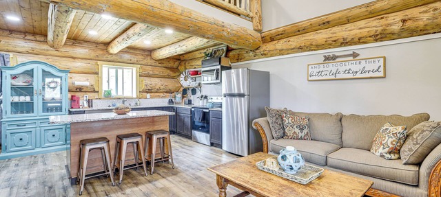 Explore Uintah Basin: 'rustic Cliff Ranch A' Cabin in Fort Duchesne