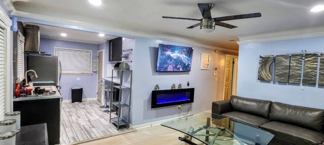 Exquisite Home with unique decor and furnishing -10 mins from airport in Inkster