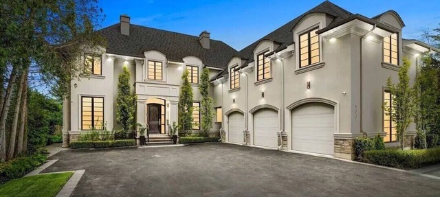 Exquisite private Villa just outside of the city. in Pickering