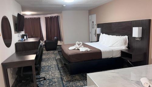 Falls Lodge & Suites in Niagara Falls