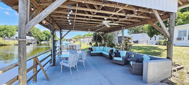 FISHERMAN'S PARADISE! 2Bd/2Ba waterfront retreat with access to Lake Okeechobee! in Okeechobee
