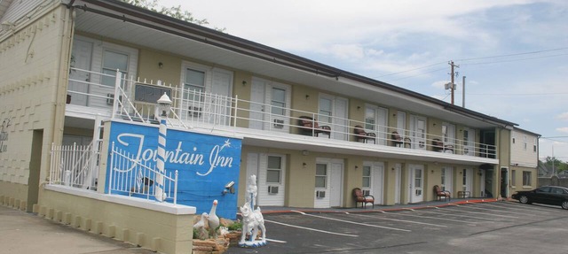 Fountain Inn in Van Wert
