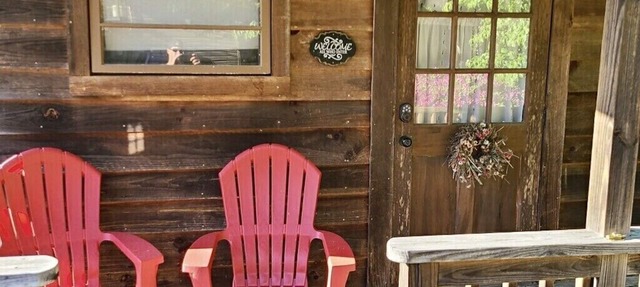 Fred's bungalow: a cabin in Flat Rock