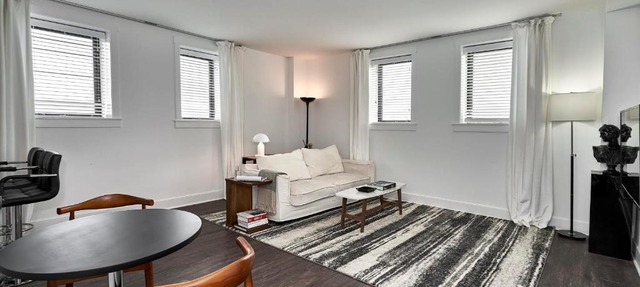 FRONTDESK Hyde Park Studio Apt with Lake View in Chicago