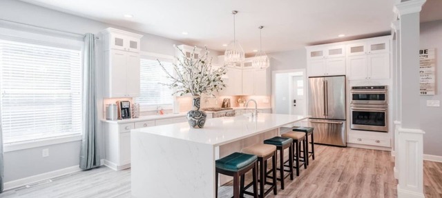Glamorous, Upscale 5B Hyde Park Home w/Patio in Cincinnati