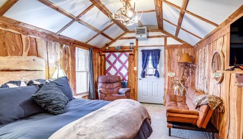 Glenvil Cabin w/Gas Grill: Steps to Dock & Pond! in Glenvil