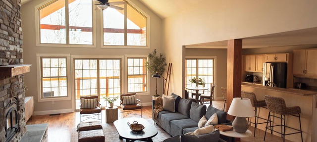 Gorgeous cabin getaway located minutes from both Nashville and Columbus, Indiana in Columbus