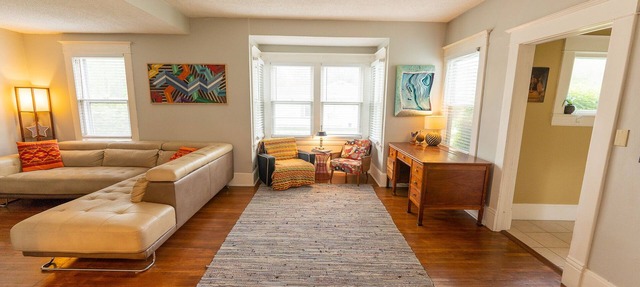 Great Space! 2 Blocks from Downtown Lee's Summit! in Lee's Summit
