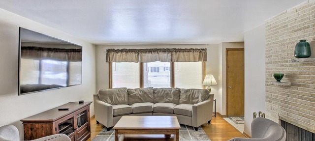 Green Bay Home: 3 Blocks to Lambeau Field! in Green Bay