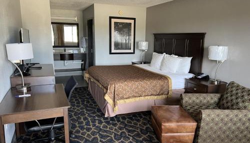 Greenlight Inn & Suites St James in Saint James