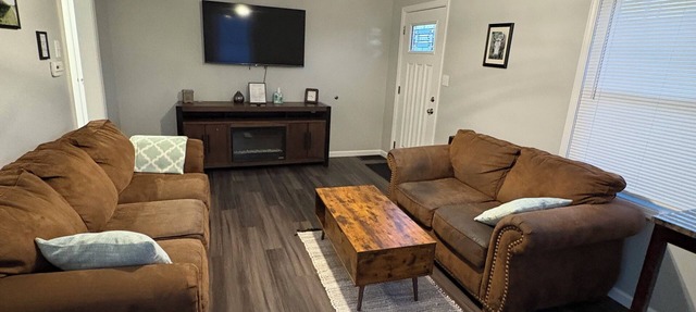 Greenwave Cottage-Fully furnished 3 Bedroom home on the west edge of Mattoon in Mattoon