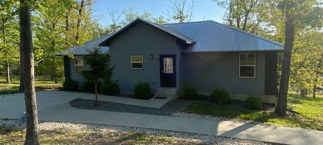 Grey Cabin Sleep 16- free VIP! in Lake Ozark