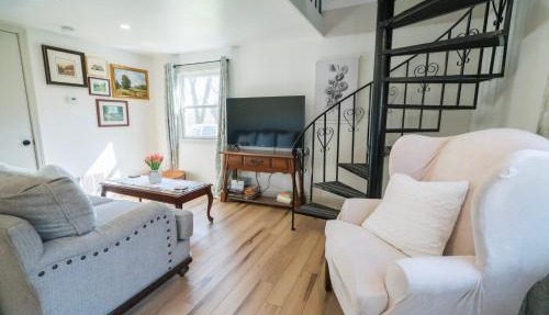 Hadley Hideaway Cottage in Hadley