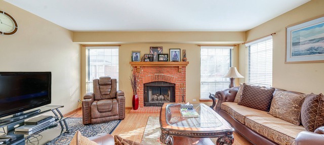 Hanover Park Townhome w/Grill: 36 Mi to Chicago! in Hanover Park