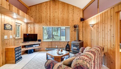 Harrison Cabin w/Fire Pit & Elbow Lake Access! in Harrison