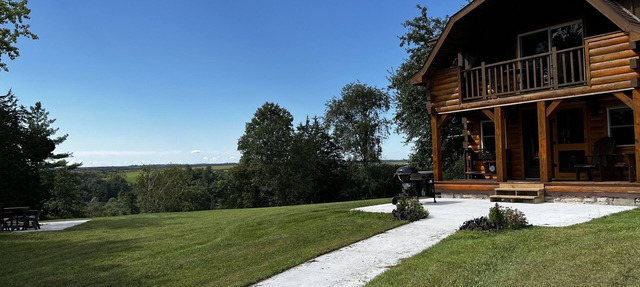 Heritage hideaway-Secluded Log Cabin in Chatfield