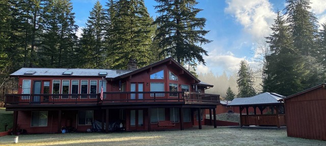 House in the Mountains w/hot tub, sauna, pool table and more ! in Carson