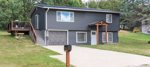 House near Trout Run Trail w/EV charger in Decorah