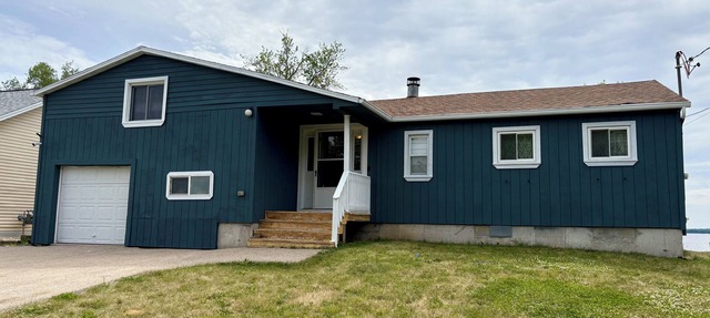 Inviting Lakefront Escape with Modern Comforts & High‑Speed Fiber in Edgerton