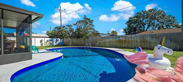 Ixora6 Heated pool mins to beach airport USSSA in Melbourne