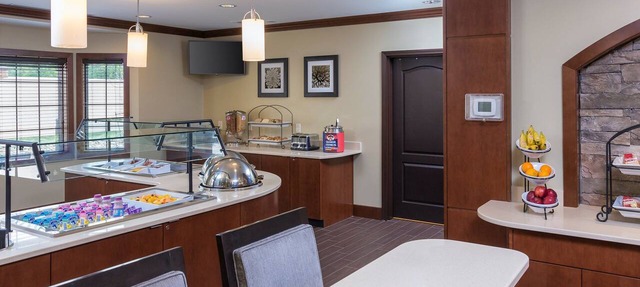 King Studio | Free Breakfast Buffet. Pool & Hot Tub Access. in Canton