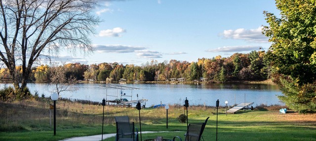 Lake Arrowhead lakefront, 4 bedroom, game room, pontoon available to rent! in Nekoosa