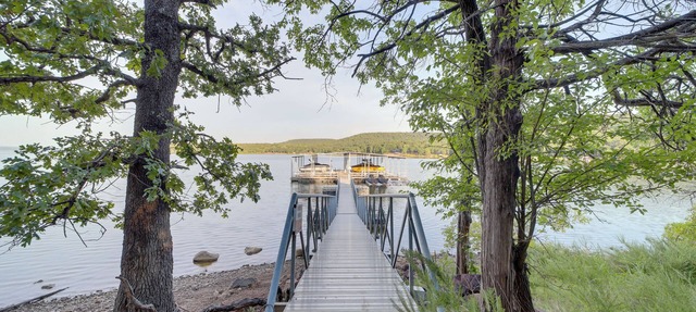 Lake Eufaula Retreat w/Boat Slip & Fireplace! in Stigler