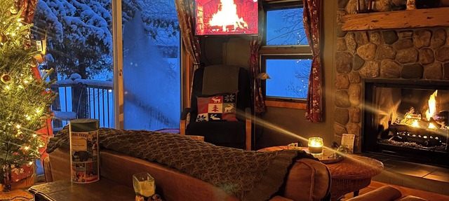 Lake front Cabin & Bunkhouse + Private Hot Tub in Traverse City