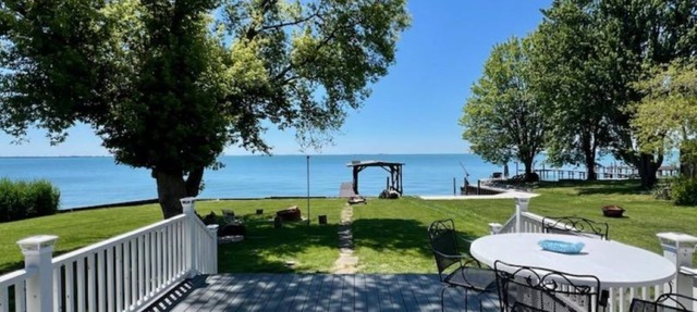Lake Front completely updated 3 bedroom 2 bath house in Ira Twp