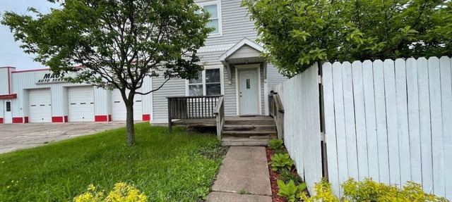 Lake Superior within walking Distance 3bd 2bath with loft. Enormous Kitchen! in Superior