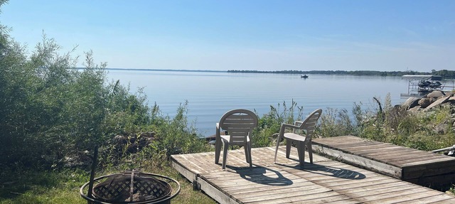 Lakefront Access Cottage on Lake Koshkonong in Fort Atkinson