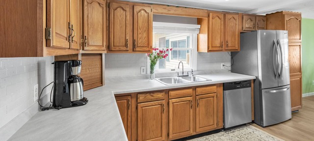Lakefront Home sleeps 10 on small quiet lake in Ada