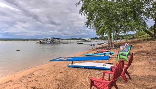Lakefront Home w/Private Beach Access! in Eufaula