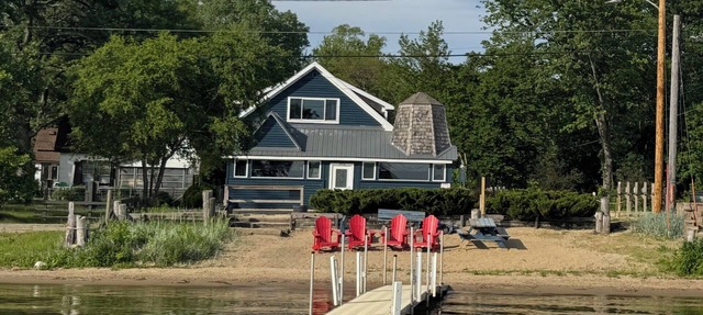Lakefront Retreat w/Private Beach, Pier, Game Room & Sleeps 14 in Burlington