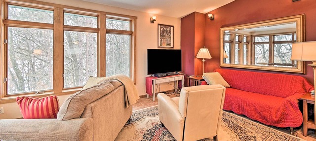 Lakefront Stevens Point Cabin, 1 Mi to Trails! in Stevens Point