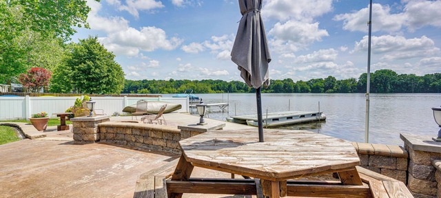 Lakefront Vacation Rental ~ 10 Mi to Shipshewana! in Howe